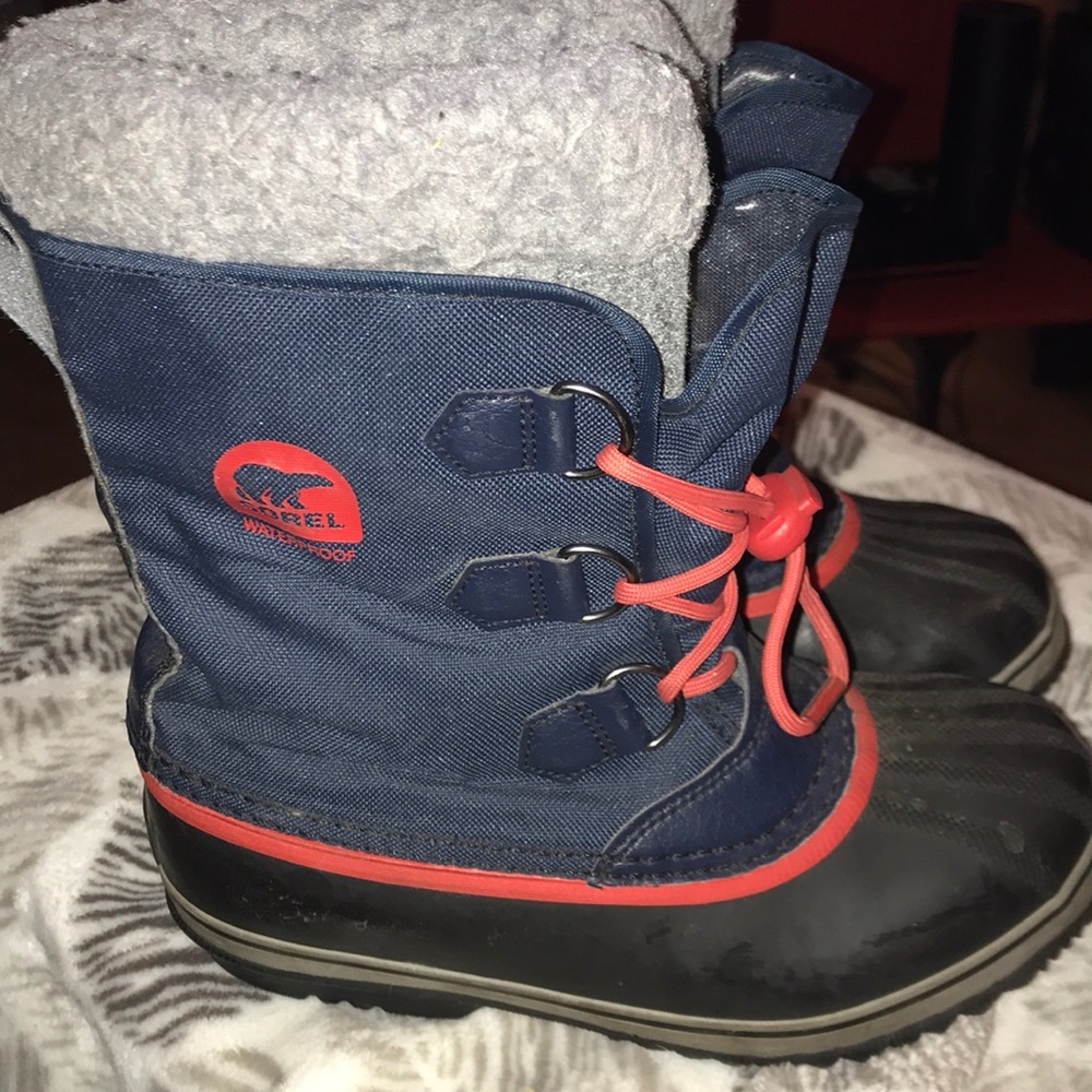 Sorel Youth size 5 boots